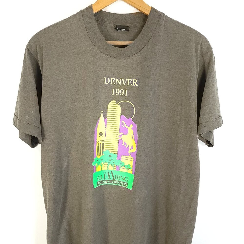 Vtg Denver Climbing to New Height Graphic T-Shirt Men's XL Olive Screen Stars